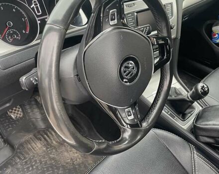 Белый Фольксваген Гольф, объемом двигателя 1.6 л и пробегом 233 тыс. км за 9000 $, фото 6 на Automoto.ua