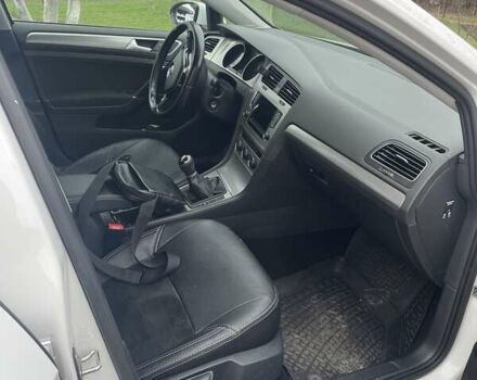 Белый Фольксваген Гольф, объемом двигателя 1.6 л и пробегом 233 тыс. км за 9000 $, фото 14 на Automoto.ua