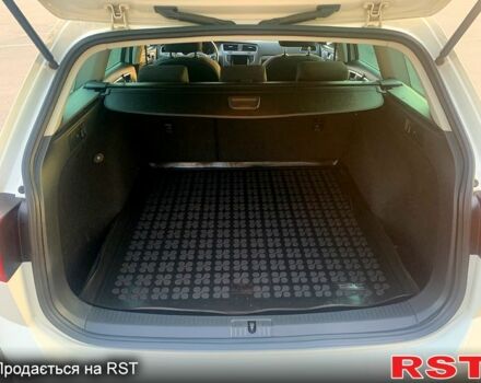 Белый Фольксваген Гольф, объемом двигателя 1.6 л и пробегом 258 тыс. км за 10700 $, фото 8 на Automoto.ua