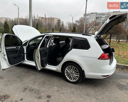 Белый Фольксваген Гольф, объемом двигателя 1.6 л и пробегом 246 тыс. км за 9350 $, фото 24 на Automoto.ua