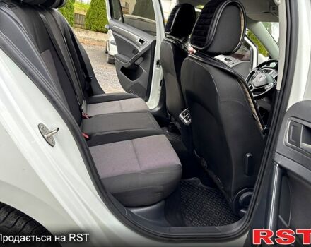 Білий Фольксваген Гольф, об'ємом двигуна 1.6 л та пробігом 246 тис. км за 9350 $, фото 12 на Automoto.ua