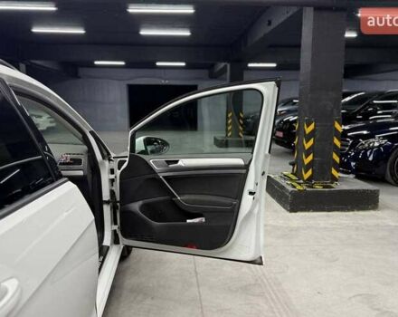 Фольксваген Гольф 2014 в Черновцах на Automoto.ua Белый Фольксваген Гольф, объемом двигателя 1.6 л и пробегом 231 тыс. км за 11400 $, фото 19 на Automoto.ua