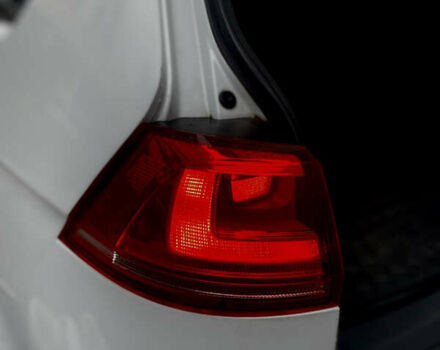 Белый Фольксваген Гольф, объемом двигателя 1.6 л и пробегом 275 тыс. км за 8700 $, фото 13 на Automoto.ua