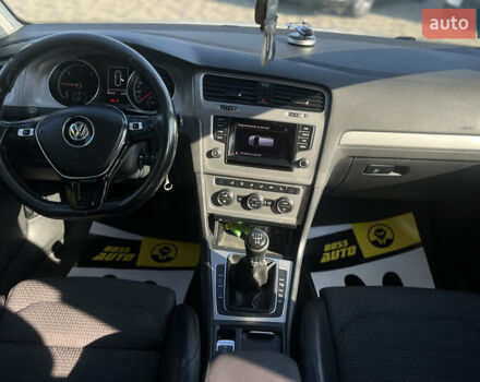 Белый Фольксваген Гольф, объемом двигателя 1.6 л и пробегом 268 тыс. км за 11000 $, фото 8 на Automoto.ua