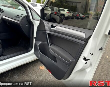 Білий Фольксваген Гольф, об'ємом двигуна 1.6 л та пробігом 246 тис. км за 9350 $, фото 11 на Automoto.ua