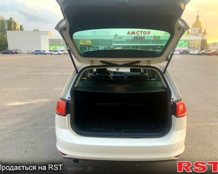 Белый Фольксваген Гольф, объемом двигателя 1.6 л и пробегом 258 тыс. км за 10700 $, фото 7 на Automoto.ua