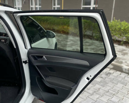 Белый Фольксваген Гольф, объемом двигателя 1.6 л и пробегом 275 тыс. км за 8700 $, фото 22 на Automoto.ua