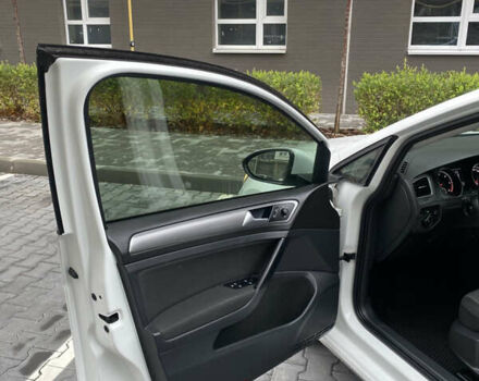 Белый Фольксваген Гольф, объемом двигателя 1.6 л и пробегом 275 тыс. км за 8700 $, фото 19 на Automoto.ua