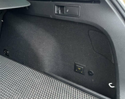 Белый Фольксваген Гольф, объемом двигателя 1.6 л и пробегом 281 тыс. км за 10499 $, фото 10 на Automoto.ua