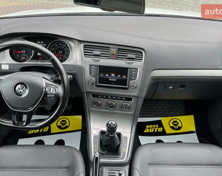Білий Фольксваген Гольф, об'ємом двигуна 1.97 л та пробігом 53 тис. км за 16700 $, фото 11 на Automoto.ua