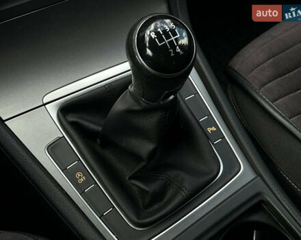 Білий Фольксваген Гольф, об'ємом двигуна 1.6 л та пробігом 195 тис. км за 11799 $, фото 21 на Automoto.ua