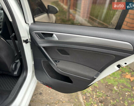 Білий Фольксваген Гольф, об'ємом двигуна 1.6 л та пробігом 220 тис. км за 11000 $, фото 19 на Automoto.ua