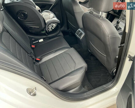 Білий Фольксваген Гольф, об'ємом двигуна 2 л та пробігом 207 тис. км за 13500 $, фото 43 на Automoto.ua