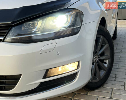 Белый Фольксваген Гольф, объемом двигателя 1.6 л и пробегом 241 тыс. км за 11600 $, фото 4 на Automoto.ua