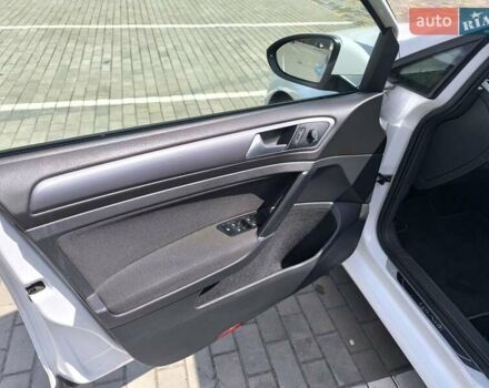 Белый Фольксваген Гольф, объемом двигателя 1.6 л и пробегом 279 тыс. км за 10500 $, фото 9 на Automoto.ua