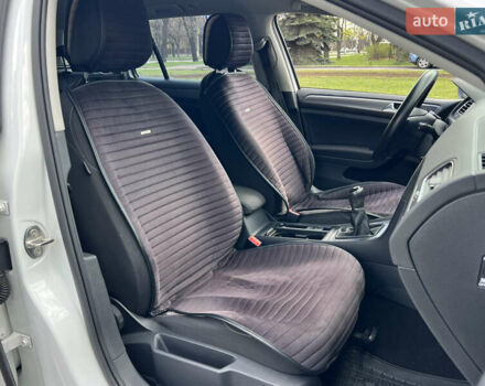 Білий Фольксваген Гольф, об'ємом двигуна 1.6 л та пробігом 195 тис. км за 11799 $, фото 20 на Automoto.ua