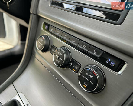 Білий Фольксваген Гольф, об'ємом двигуна 2 л та пробігом 207 тис. км за 13500 $, фото 26 на Automoto.ua