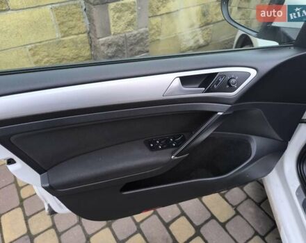 Белый Фольксваген Гольф, объемом двигателя 1.4 л и пробегом 259 тыс. км за 10550 $, фото 13 на Automoto.ua