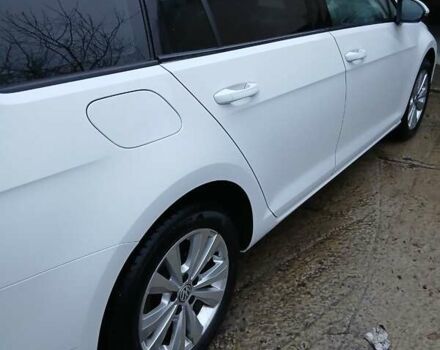 Белый Фольксваген Гольф, объемом двигателя 1.6 л и пробегом 208 тыс. км за 10000 $, фото 3 на Automoto.ua