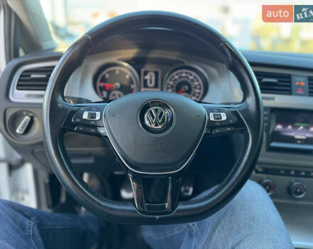 Белый Фольксваген Гольф, объемом двигателя 1.97 л и пробегом 177 тыс. км за 11800 $, фото 68 на Automoto.ua