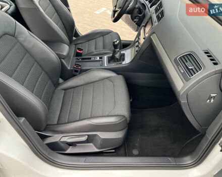 Білий Фольксваген Гольф, об'ємом двигуна 2 л та пробігом 207 тис. км за 13500 $, фото 22 на Automoto.ua