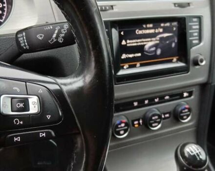 Белый Фольксваген Гольф, объемом двигателя 1.6 л и пробегом 208 тыс. км за 10000 $, фото 5 на Automoto.ua