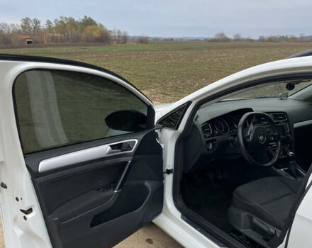 Белый Фольксваген Гольф, объемом двигателя 1.6 л и пробегом 281 тыс. км за 10499 $, фото 6 на Automoto.ua