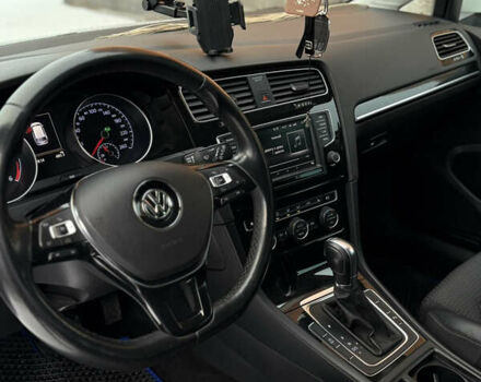 Білий Фольксваген Гольф, об'ємом двигуна 1.6 л та пробігом 322 тис. км за 11800 $, фото 19 на Automoto.ua