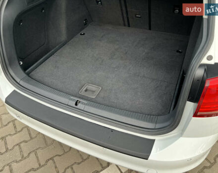 Білий Фольксваген Гольф, об'ємом двигуна 2 л та пробігом 207 тис. км за 13500 $, фото 44 на Automoto.ua