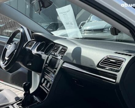 Білий Фольксваген Гольф, об'ємом двигуна 1.6 л та пробігом 268 тис. км за 10590 $, фото 27 на Automoto.ua