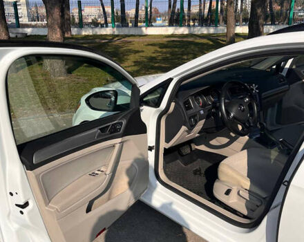 Белый Фольксваген Гольф, объемом двигателя 1.97 л и пробегом 133 тыс. км за 12500 $, фото 3 на Automoto.ua