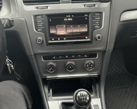 Білий Фольксваген Гольф, об'ємом двигуна 1.6 л та пробігом 220 тис. км за 11000 $, фото 25 на Automoto.ua