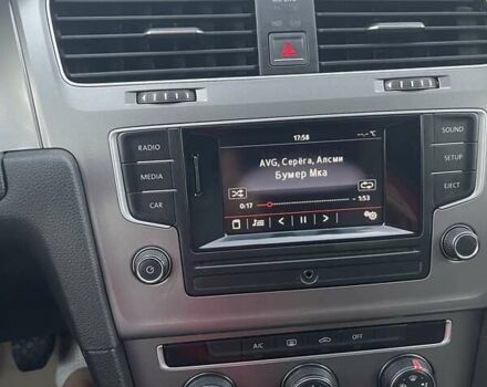 Белый Фольксваген Гольф, объемом двигателя 1.6 л и пробегом 240 тыс. км за 10600 $, фото 6 на Automoto.ua