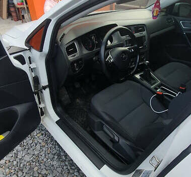 Белый Фольксваген Гольф, объемом двигателя 1.4 л и пробегом 274 тыс. км за 7990 $, фото 16 на Automoto.ua