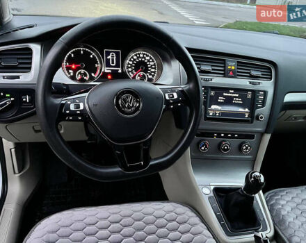 Белый Фольксваген Гольф, объемом двигателя 1.97 л и пробегом 208 тыс. км за 10600 $, фото 32 на Automoto.ua