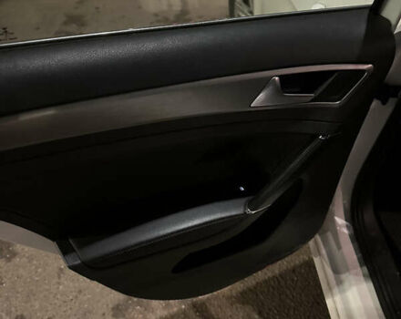 Белый Фольксваген Гольф, объемом двигателя 1.97 л и пробегом 240 тыс. км за 10300 $, фото 4 на Automoto.ua