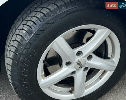 Білий Фольксваген Гольф, об'ємом двигуна 1.6 л та пробігом 195 тис. км за 11799 $, фото 11 на Automoto.ua