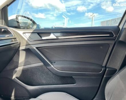 Білий Фольксваген Гольф, об'ємом двигуна 1.6 л та пробігом 268 тис. км за 10590 $, фото 40 на Automoto.ua