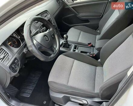 Білий Фольксваген Гольф, об'ємом двигуна 1.6 л та пробігом 360 тис. км за 11200 $, фото 8 на Automoto.ua