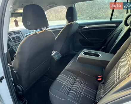 Белый Фольксваген Гольф, объемом двигателя 1.6 л и пробегом 241 тыс. км за 11600 $, фото 52 на Automoto.ua