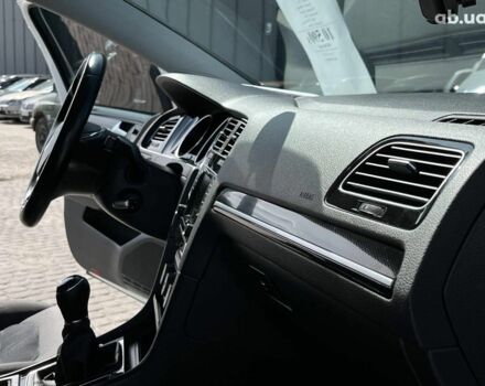 Білий Фольксваген Гольф, об'ємом двигуна 1.6 л та пробігом 268 тис. км за 10590 $, фото 22 на Automoto.ua