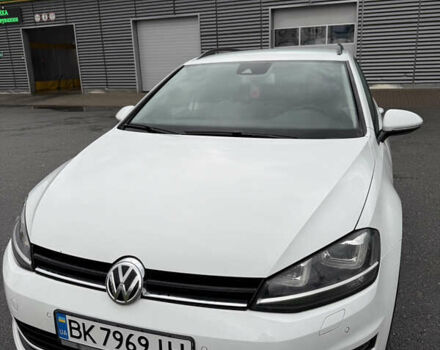 Фольксваген Гольф 2015 в Борисполе на Automoto.ua Белый Фольксваген Гольф, объемом двигателя 1.97 л и пробегом 227 тыс. км за 14100 $, фото 1 на Automoto.ua