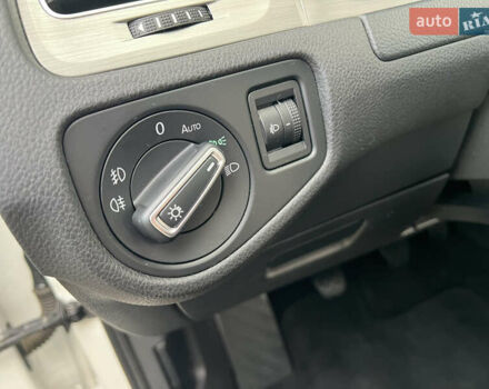 Білий Фольксваген Гольф, об'ємом двигуна 2 л та пробігом 207 тис. км за 13500 $, фото 41 на Automoto.ua