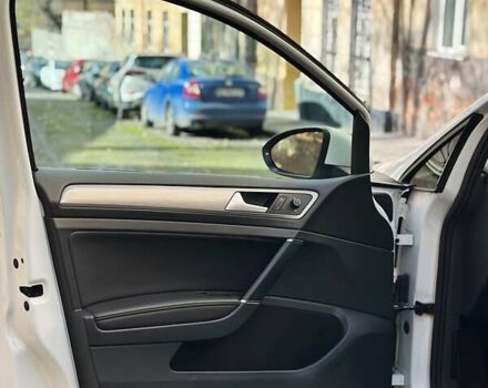 Белый Фольксваген Гольф, объемом двигателя 1.97 л и пробегом 53 тыс. км за 16000 $, фото 19 на Automoto.ua