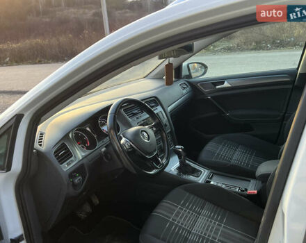 Белый Фольксваген Гольф, объемом двигателя 1.6 л и пробегом 241 тыс. км за 11600 $, фото 45 на Automoto.ua