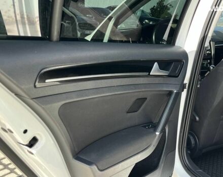 Білий Фольксваген Гольф, об'ємом двигуна 1.6 л та пробігом 268 тис. км за 10590 $, фото 35 на Automoto.ua