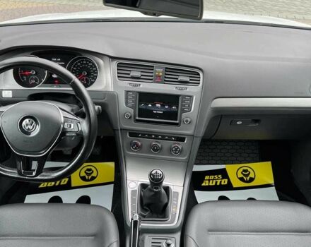 Белый Фольксваген Гольф, объемом двигателя 2 л и пробегом 53 тыс. км за 16700 $, фото 11 на Automoto.ua