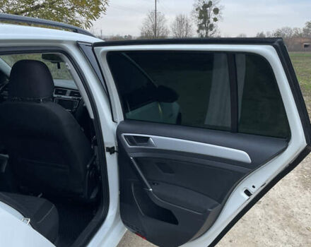 Белый Фольксваген Гольф, объемом двигателя 1.6 л и пробегом 281 тыс. км за 10499 $, фото 7 на Automoto.ua