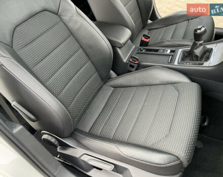 Білий Фольксваген Гольф, об'ємом двигуна 2 л та пробігом 207 тис. км за 13500 $, фото 23 на Automoto.ua