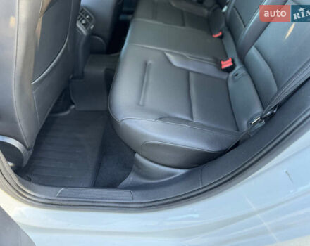 Белый Фольксваген Гольф, объемом двигателя 1.97 л и пробегом 177 тыс. км за 11800 $, фото 72 на Automoto.ua